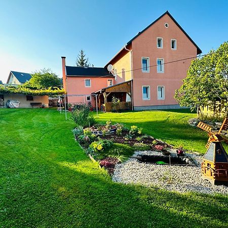 Gemuetliche Wohnung In Gruenhainichen Erzgebirge Grunhainichen Bagian luar foto